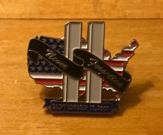 Vtg Never Forgotten 9/11/2001 Twin Towers World Trade Center American Flag Pin