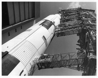 Apollo 15 / Orig Nasa 8x10 Press Photo - Looking Up At Saturn V Rocket