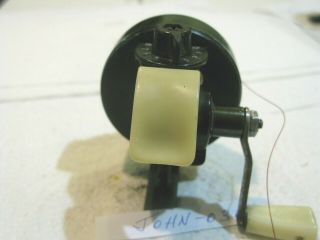 JOHNSON CENTURY 100B Vintage SPIN CASTING REEL made in USA OLD GOOD 4