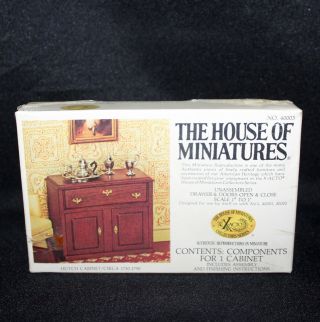 X - ACTO The House Of Miniatures “HUTCH CABINET CIRCA 1750 - 1790” 40003 Box 3