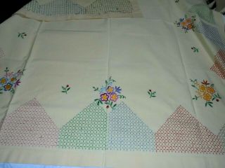 Vintage Hand Embroidered Pale Lemon Floral Tea Cloth/tablecloth