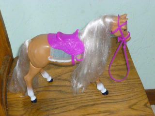 Barbie Battery Operated High Stepping Palomino Horse 1993 Plastic