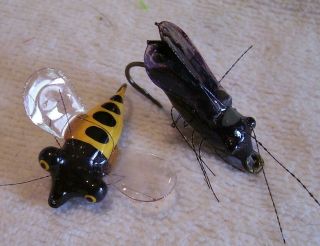 2 Vintage Unknown Fly Lures 5/31/19pot Fly Size Wings