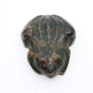 Chinese Hongshan Culture Hand Carved Black Jade Lie Frog Pendant Amulet Z123