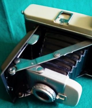 Vintage Antique Polaroid Land Camera Model 80a 1958 Beige And Brown