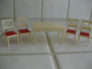 Vintage Renwal Doll House Furniture Kitchen Table & 4 Chairs