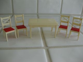 Vintage Renwal Doll House Furniture Kitchen Table & 4 Chairs 2