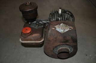 Antique Briggs & Stratton 5s Gas Engine