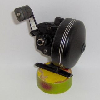 Vintage Johnson " Century " 135 Spin Casting Reel - Made In U.  S.  A.