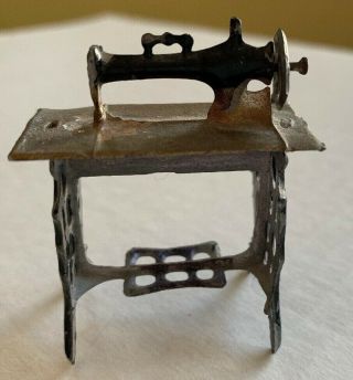 Vintage Dollhouse Miniatures Furniture Metal Treadle Sewing Machine Table 1:24