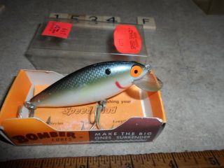 T1534 F VINTAGE BOMBER SPEED SHAD FISHING LURE 2