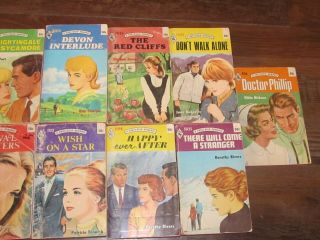 13 Vintage 1960s Harlequin Romance Paperbacks 4