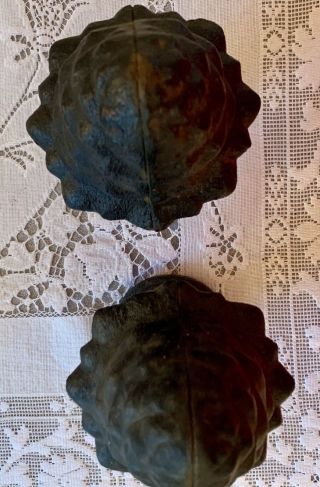 VINTAGE PAIR CAST IRON PINEAPPLE FINIALS - Great Find for Indoor/Outdoor Decor 3