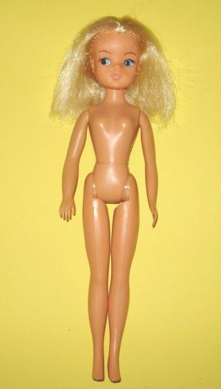Vintage Pedigree Sindy Doll Basic 1982