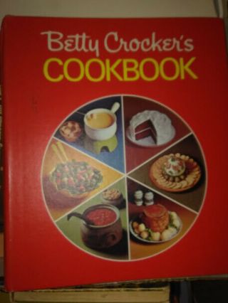 Vintage Betty Crocker 5 Ring Cookbook 1969 First Printing