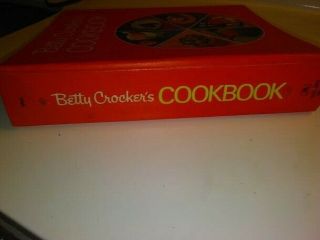 Vintage Betty Crocker 5 Ring Cookbook 1969 FIRST PRINTING 3