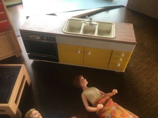 Tomy Vintage 70’s Dollhouse Living Kitchen Room Furniture Family Dolls 4
