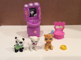 Mattel Polly Pocket Pets With Wash Sink And Chair.