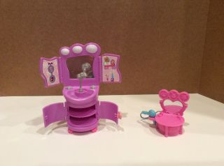 Mattel Polly Pocket Pets With Wash Sink And Chair. 3
