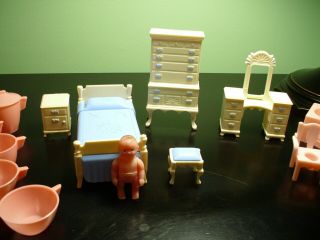 Vintage Plastic Doll House Furniture and Toy Dish Set 3