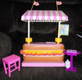 Vintage Barbie 1987 Hot Dog Stand & Bbq Grill & Table