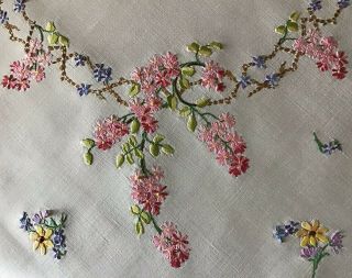 Stunning Vintage Linen Hand Embroidered Tablecloth Trailing Blossoms & Lace