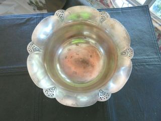 Vintage William Rogers 427 Footed Silver Plated Bowl Scalloped Pierced Edge.  Vgvc