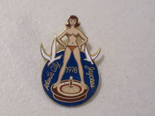 Vintage 1978 Atlantic City Jaycees Bikini Girl Enamel Lapel Hat Pin Roulette
