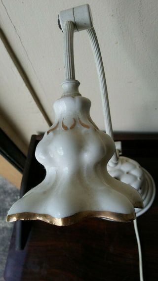 RARE ANTIQUE CIRCA 1910 FRENCH WHITE LADIES BOUDOIR LAMP 6