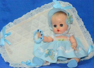 Vintage 8 " Vogue Ginnette Baby Doll In Tagged Outfit And Play Mat
