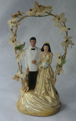 1949 CHALK WARE BRIDE & GROOM WEDDING CAKE TOPPER WITH FLOWER ARCH 2