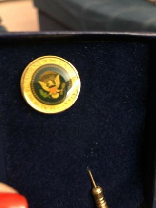 Presidential George Bush Lapel Pin Seal of the President of the United States IB 3