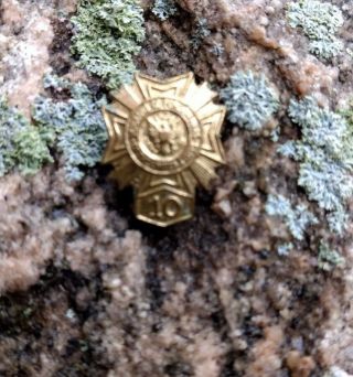Veterans Of Foreign Wars Lapel Pin Vfw Gold Medal “10” Year Threadback Vintage