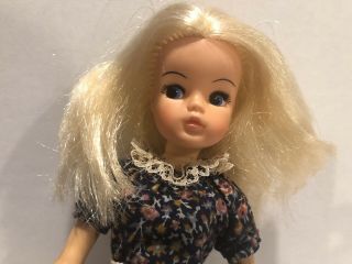 Vintage Sindy Doll 2 Gen 1077 L Blonde Doll Stand Shoes Dress