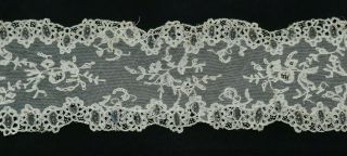 ANTIQUE 19thC IVORY CREAM NEEDLEPOINT AND BOBBIN BRUSSELS APPLIQUE LACE LAPPET 4