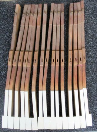 ANTIQUE GRAND PIANO KEYS FOR CRAFTS RESTORATION WOOD ARM 15 WHITE 10 BLACK A 4