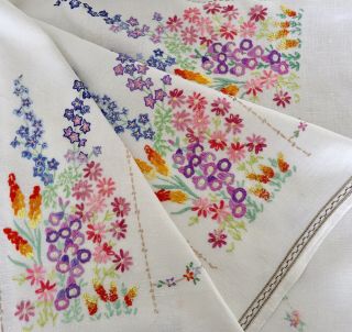Vintage Stunning Linen Tablecloth Hand Embroidered Cottage Garden Flowers