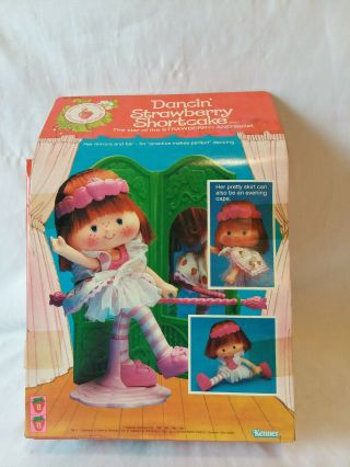Vintage 1983 Kenner Dancin ' Strawberry Shortcake doll w/ box missing comb 2
