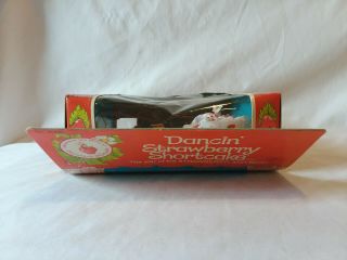 Vintage 1983 Kenner Dancin ' Strawberry Shortcake doll w/ box missing comb 4