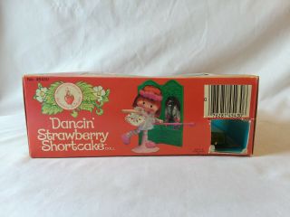 Vintage 1983 Kenner Dancin ' Strawberry Shortcake doll w/ box missing comb 6