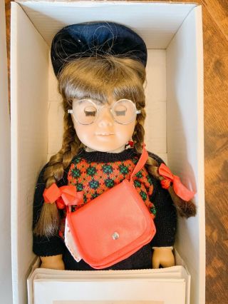 American Girl MOLLY McINTIRE vintage w/ outfit,  accessories,  book & box 6