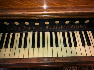 Early 20th Century Pump Organ - Estey Organ Co. 4