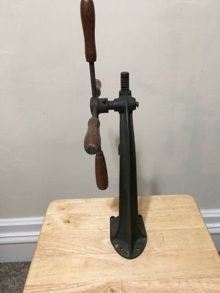 cast iron antique corking machine with ferrous wheel handle 3