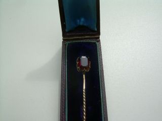 Antique Victorian 9ct Gold Almandine Garnet Stick/tie/cravat Pin.