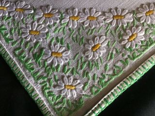 GORGEOUS VINTAGE LINEN HAND EMBROIDERED TRAY CLOTH DAISY MEADOWS 2
