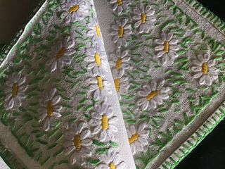 GORGEOUS VINTAGE LINEN HAND EMBROIDERED TRAY CLOTH DAISY MEADOWS 3