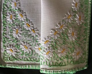 GORGEOUS VINTAGE LINEN HAND EMBROIDERED TRAY CLOTH DAISY MEADOWS 4