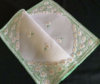 GORGEOUS VINTAGE LINEN HAND EMBROIDERED TRAY CLOTH DAISY MEADOWS 5