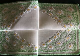 GORGEOUS VINTAGE LINEN HAND EMBROIDERED TRAY CLOTH DAISY MEADOWS 7