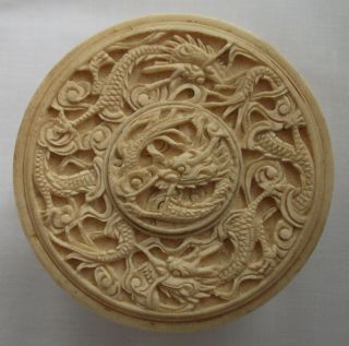 19th - Early 20th Century Chinese Dragons Hand Carved Round Box